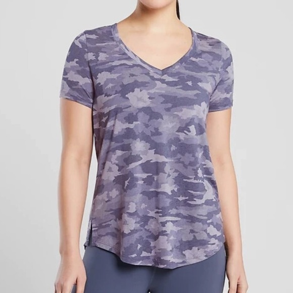 Athleta Tops - 🌸Athleta Breezy Scoop V-Neck Tee Flora Camo Tempest Violet S/657750